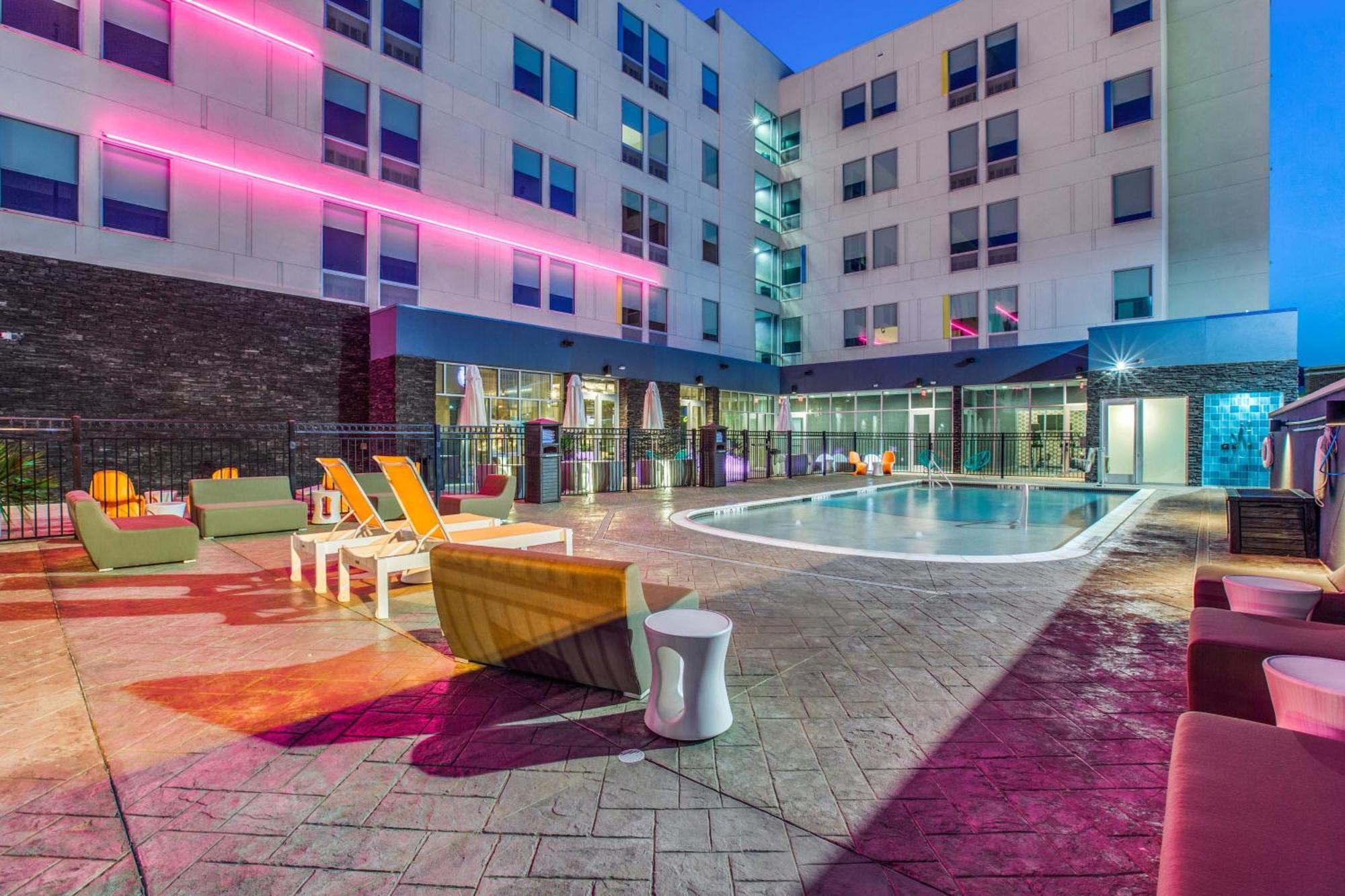 Aloft Dallas Arlington Entertainment District מראה חיצוני תמונה